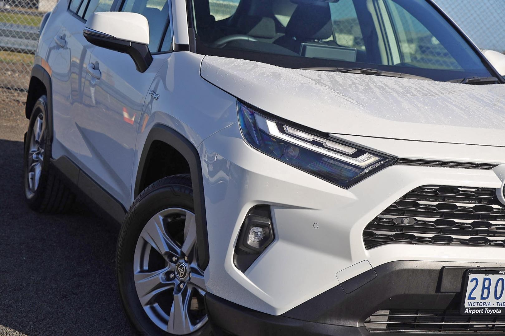 Toyota Rav4 image 2