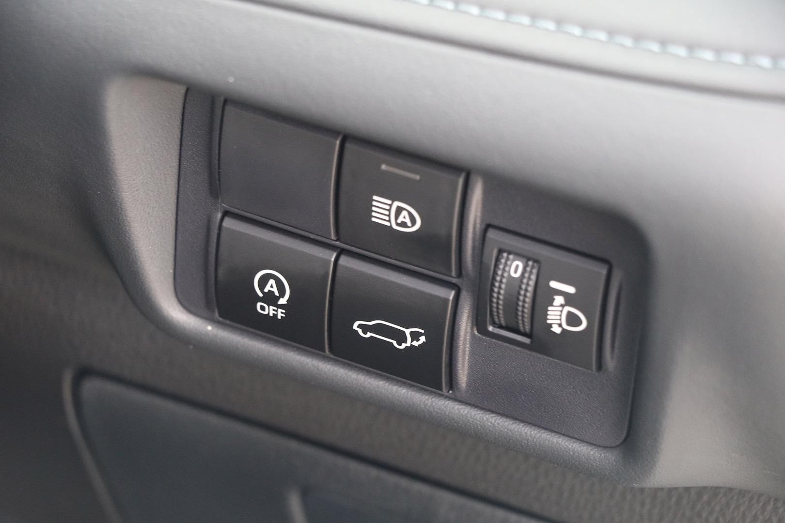 Toyota Kluger image 3