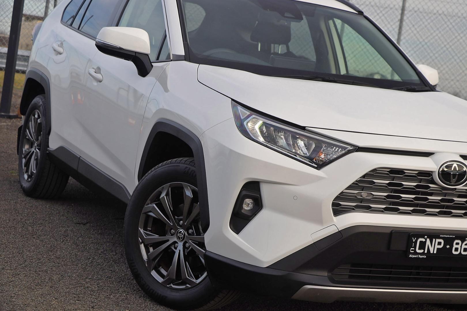 Toyota Rav4 image 2