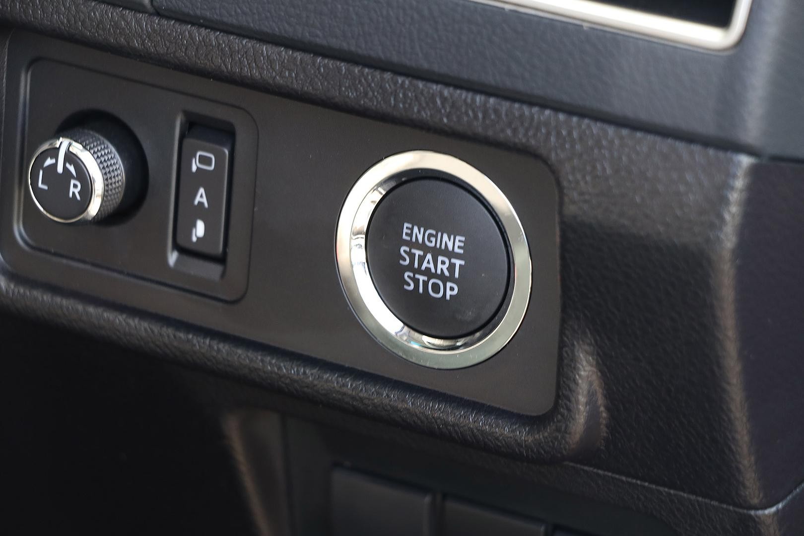 Toyota Landcruiser Prado image 3