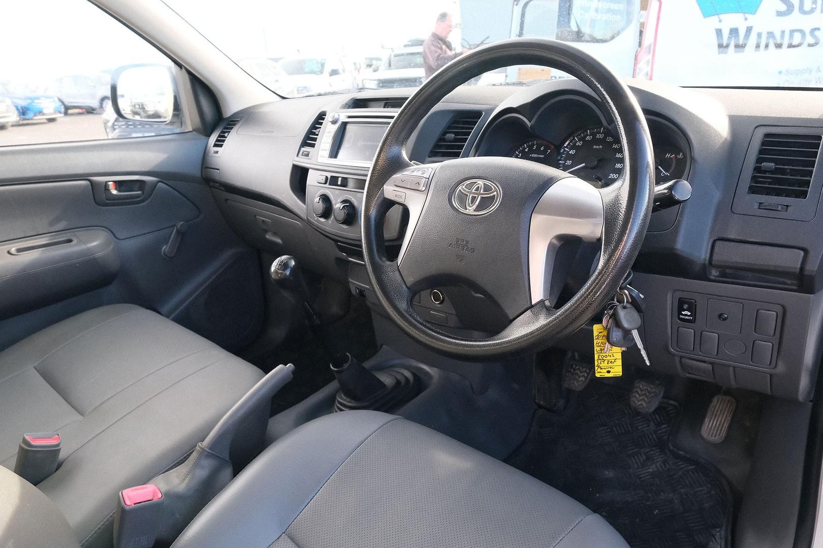 Toyota Hilux image 4