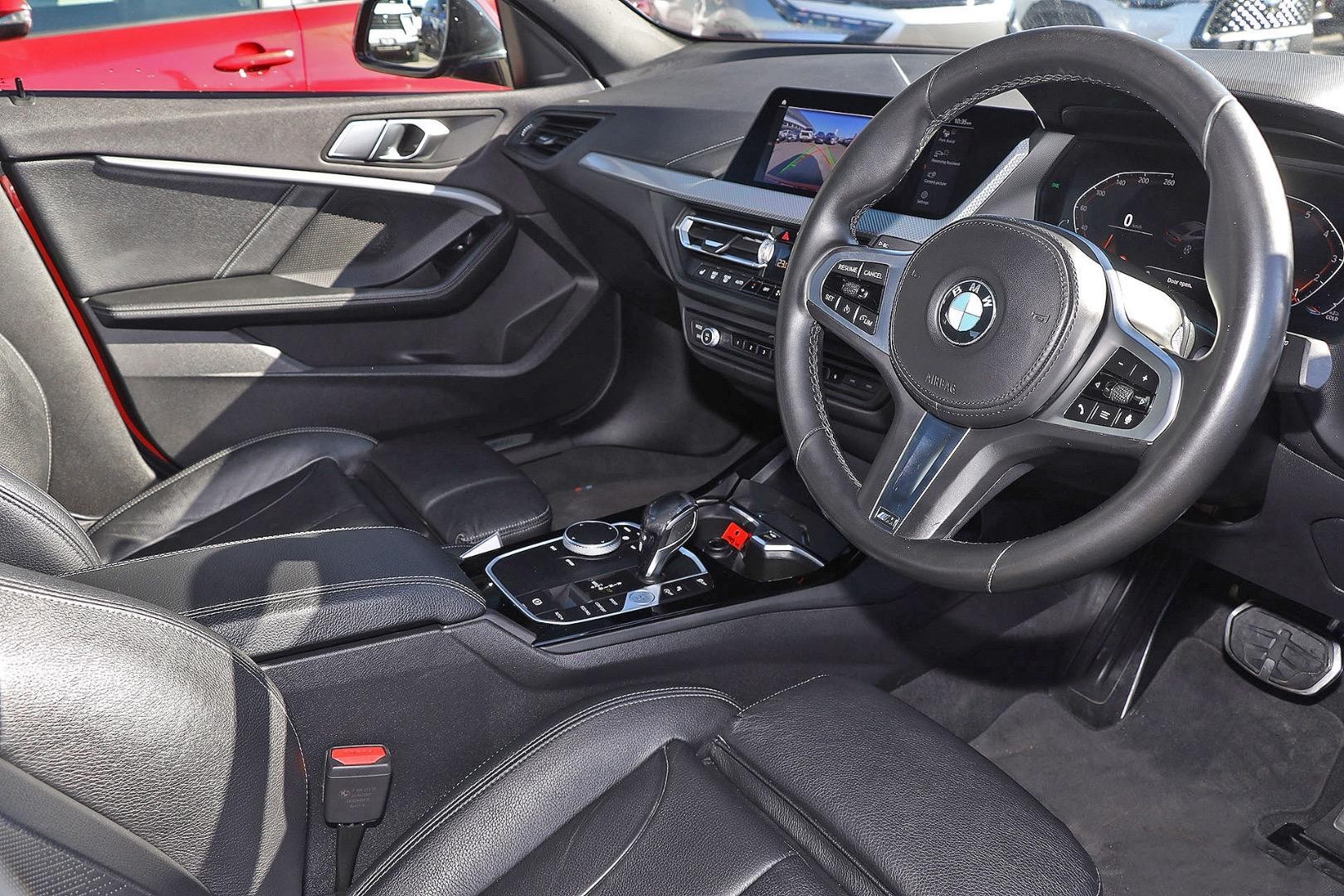 BMW 2 Series image 2