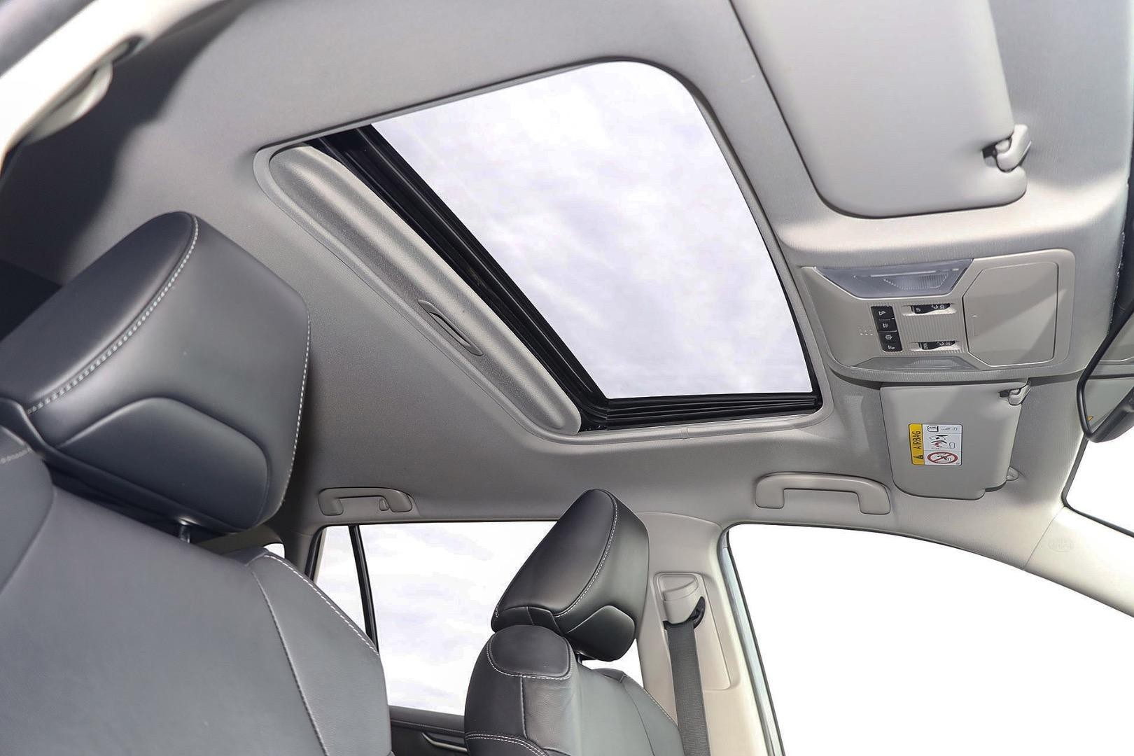 Toyota Rav4 image 2