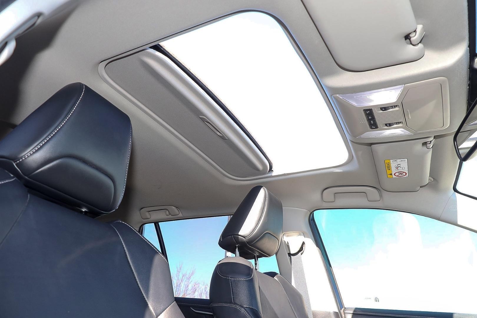 Toyota Rav4 image 2