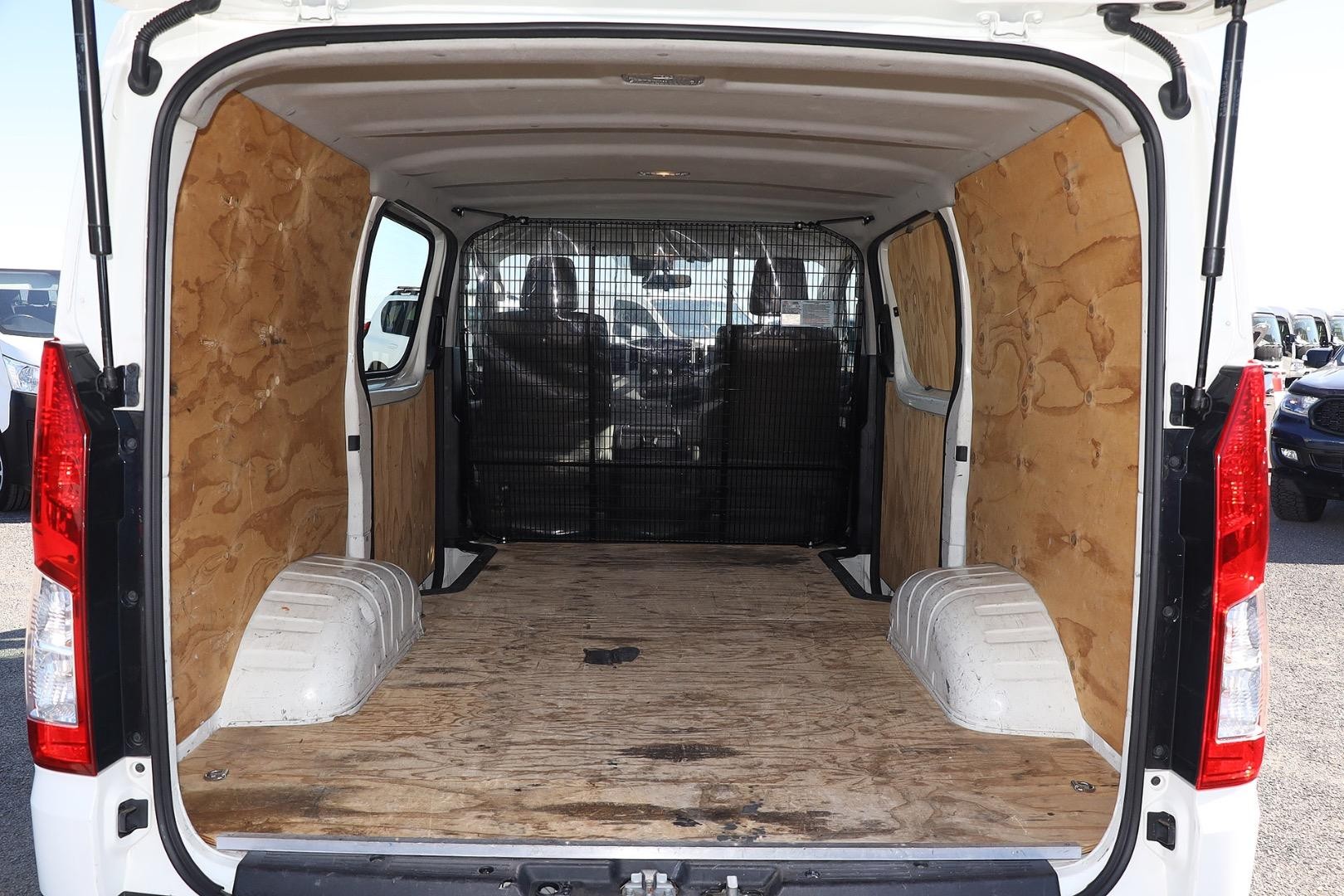 Toyota Hiace image 4