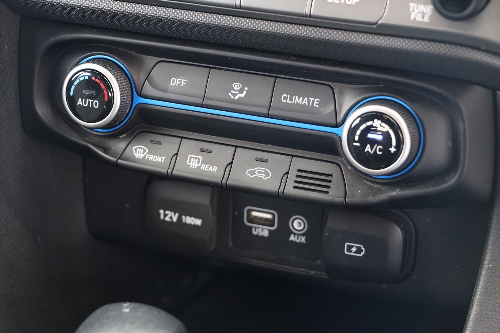 Hyundai Veloster image 4