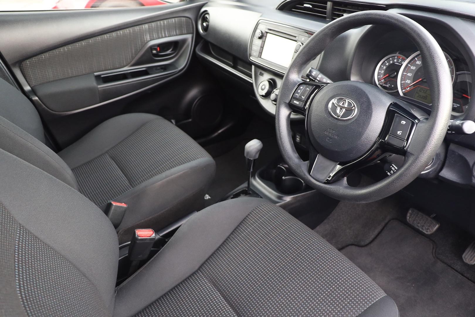 Toyota Yaris image 2