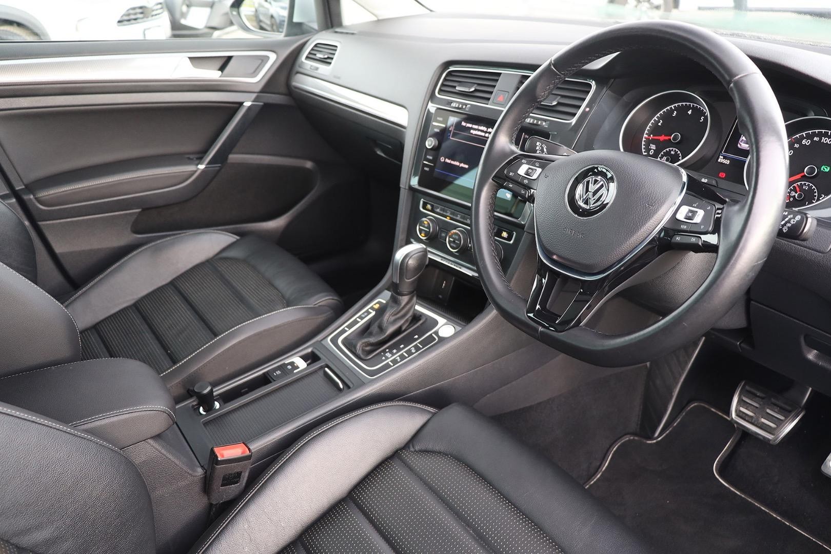 Volkswagen Golf image 2