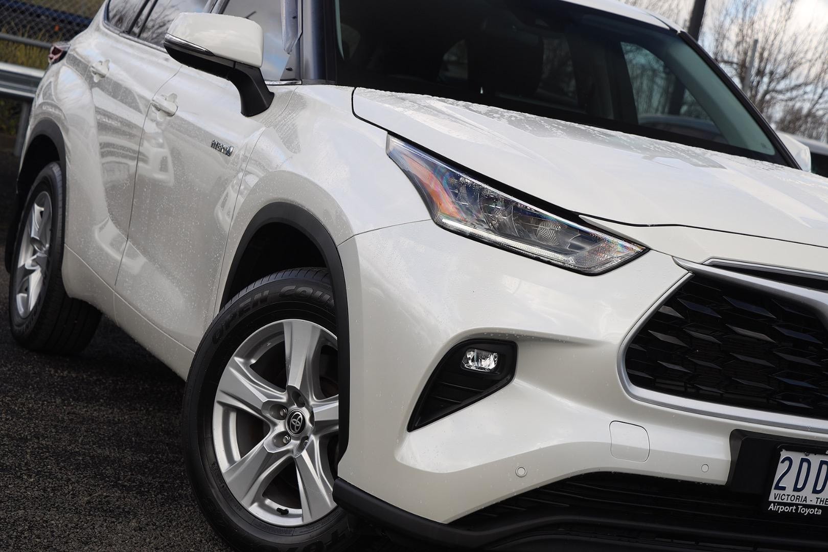 Toyota Kluger image 2