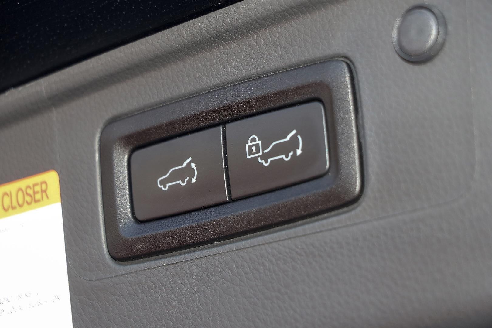 Mitsubishi Pajero Sport image 4