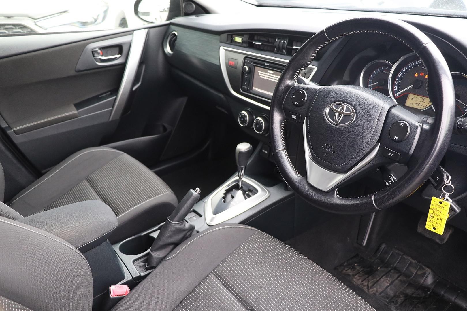 Toyota Corolla image 2