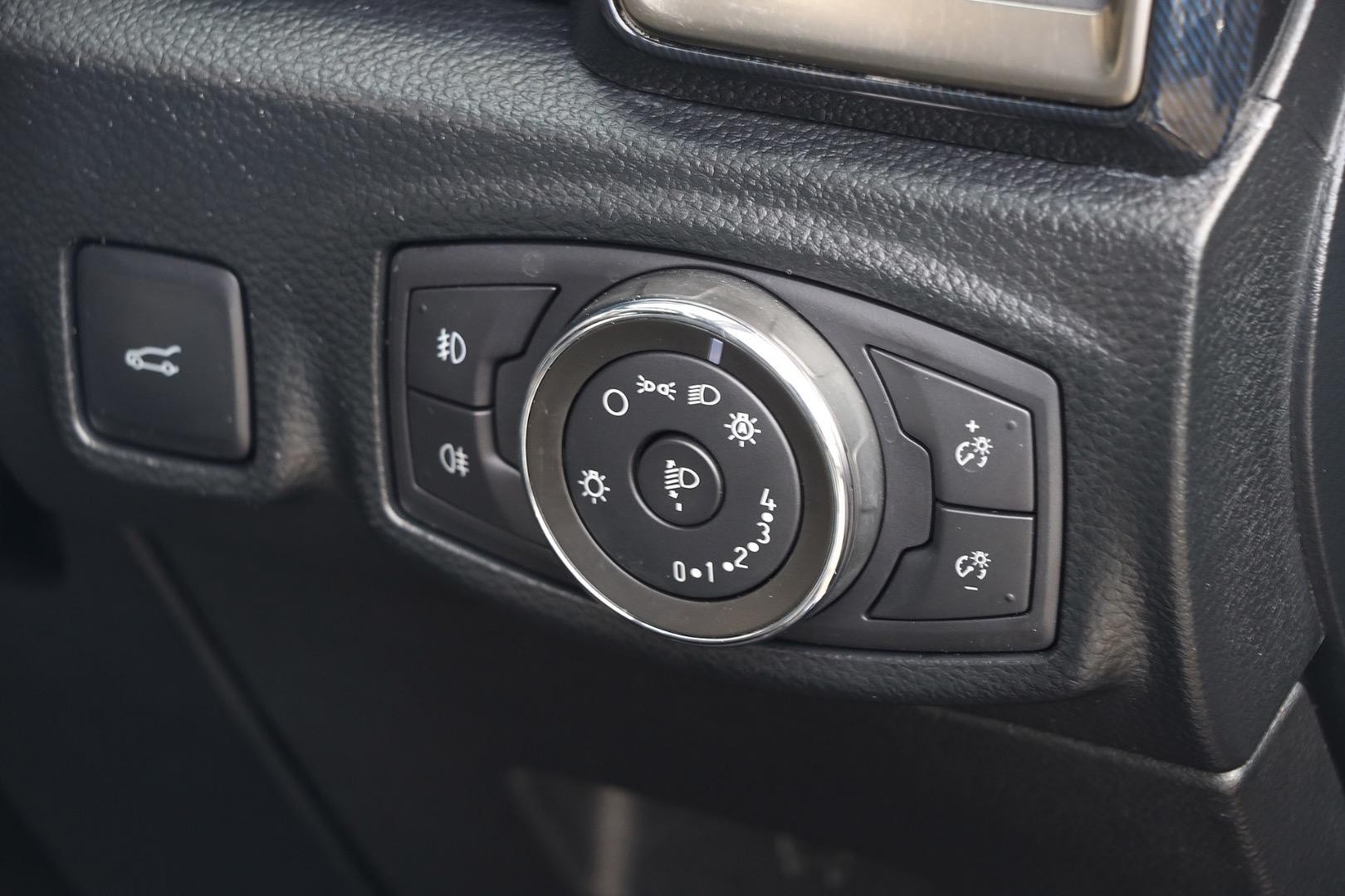 Ford Everest image 4