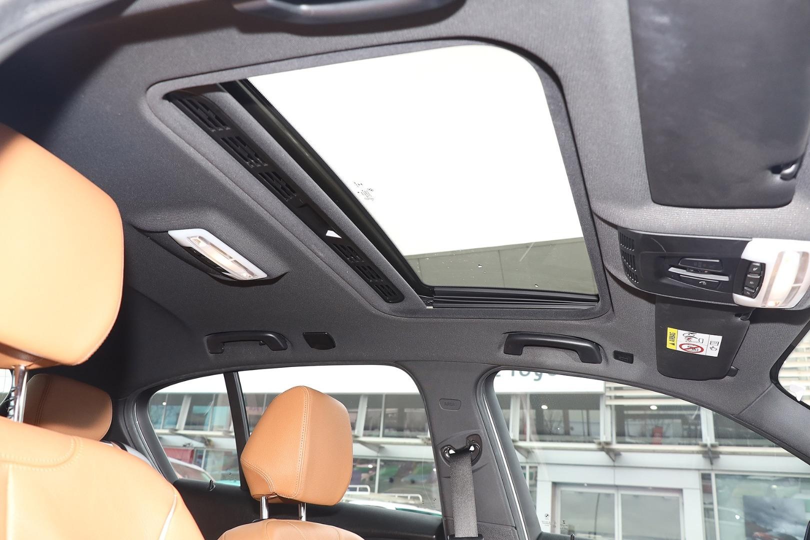 BMW 1 Series image 3
