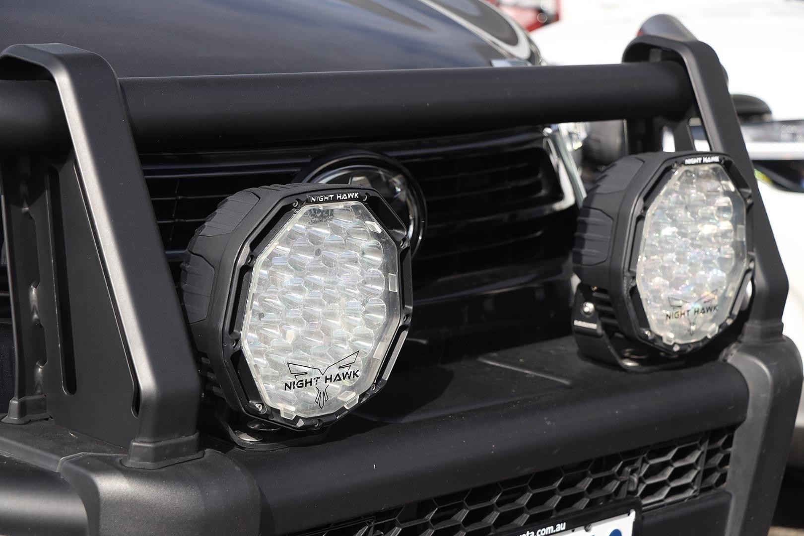 Toyota Hilux image 2