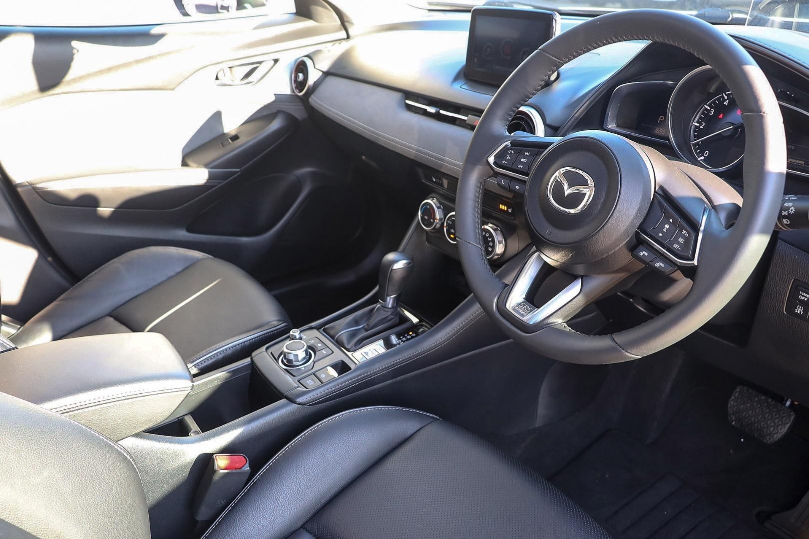 Mazda Cx-3 image 2