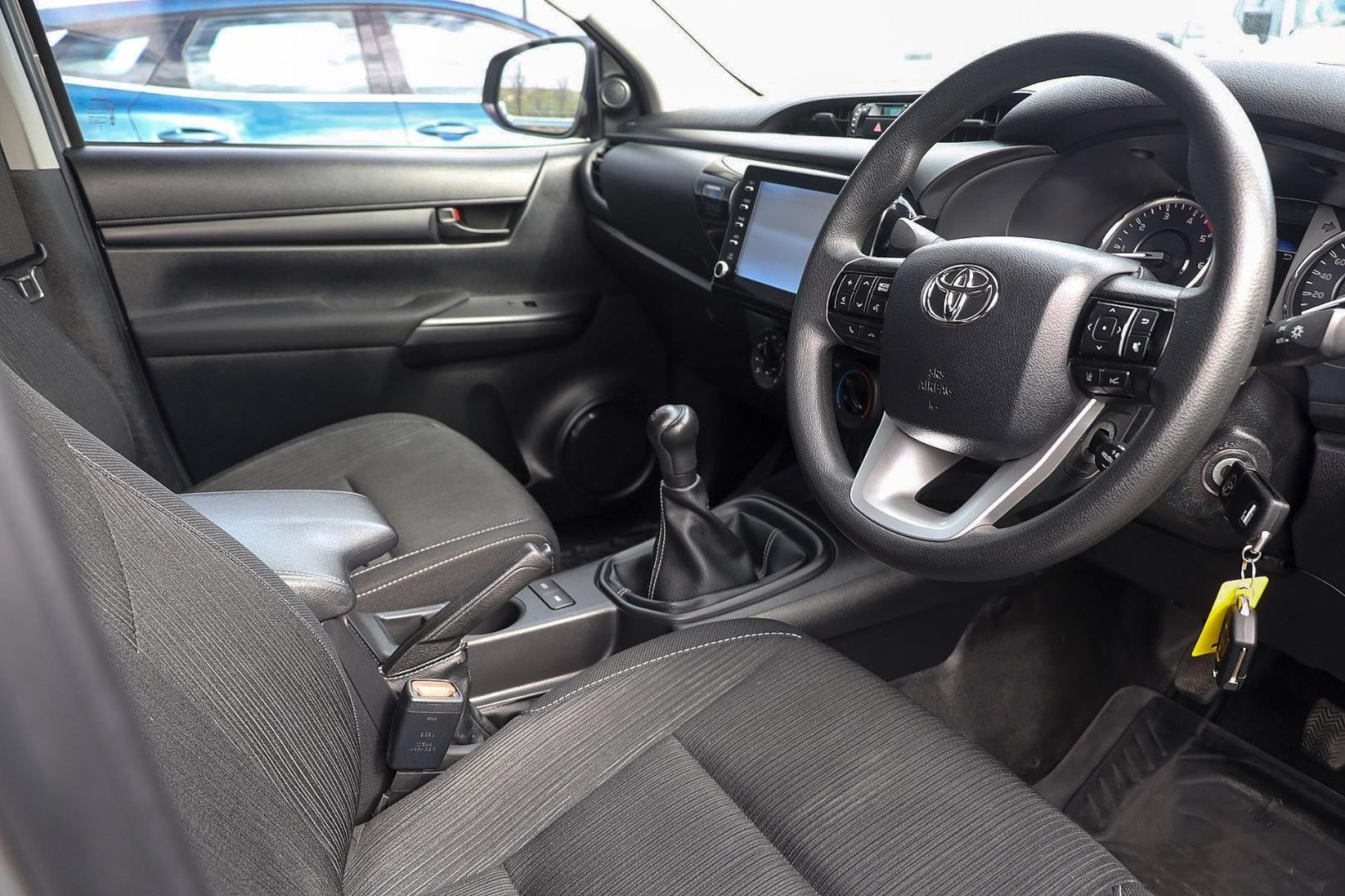 Toyota Hilux image 3