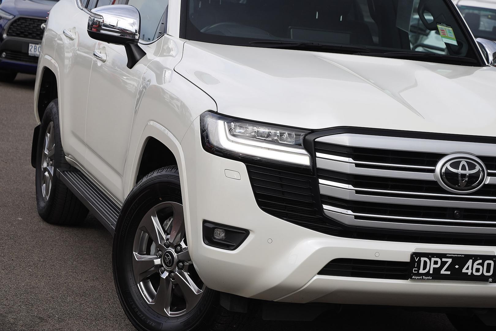Toyota Landcruiser image 2