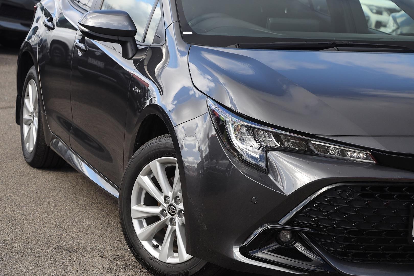Toyota Corolla image 2