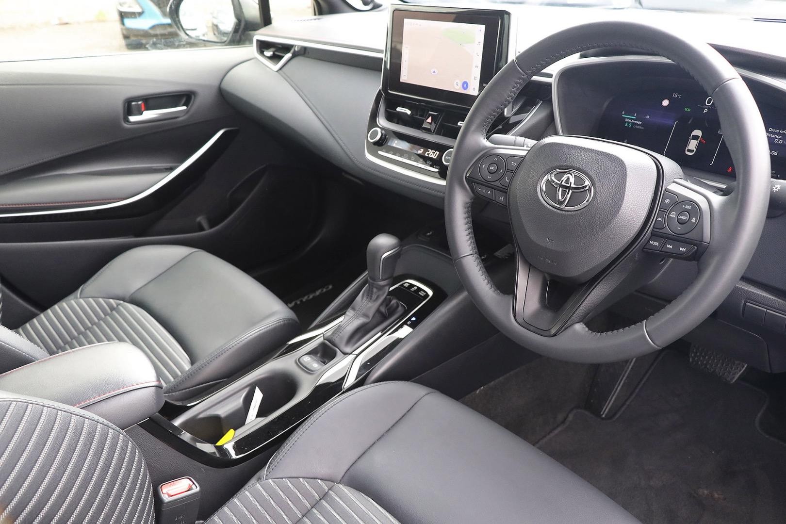Toyota Corolla image 2