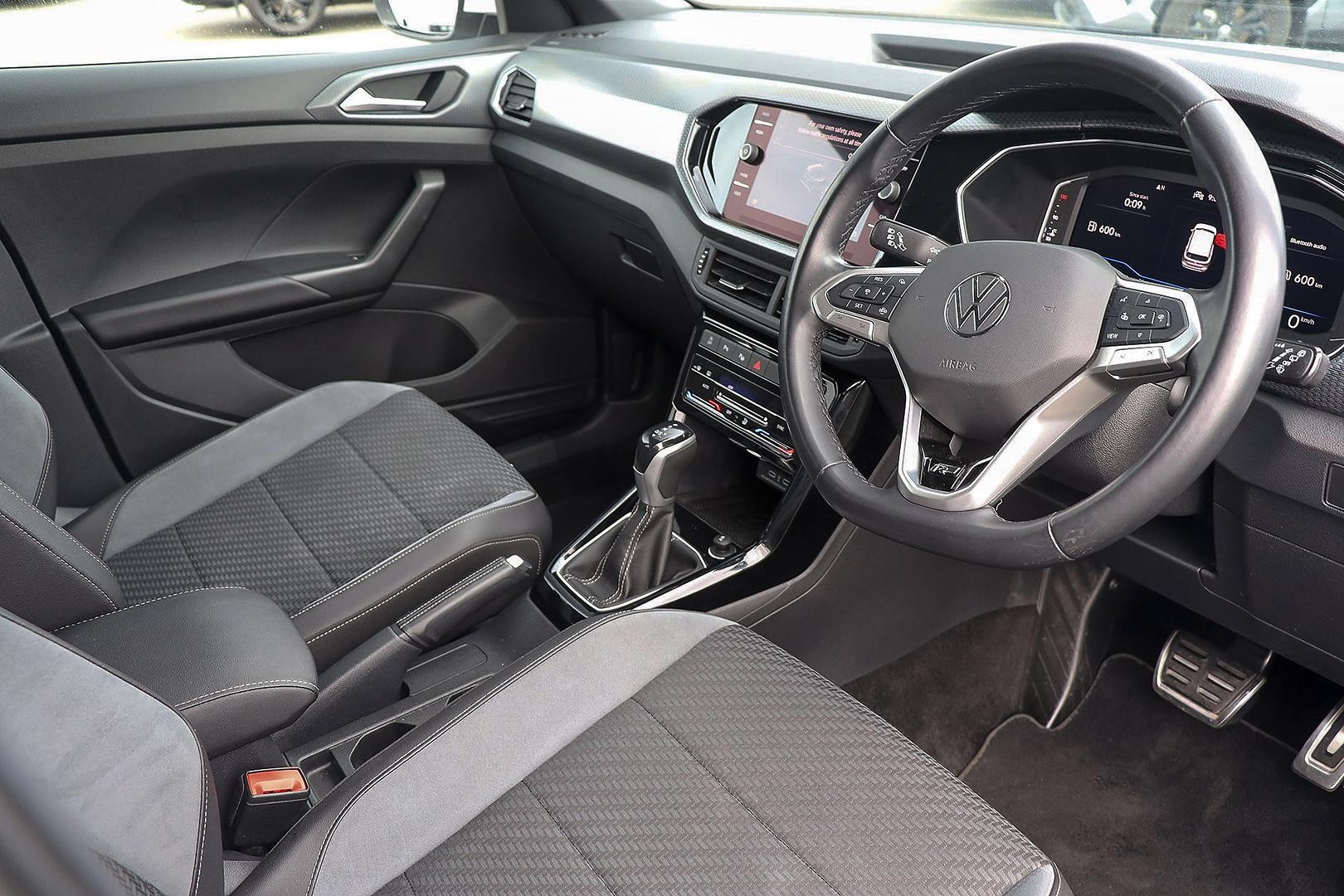 Volkswagen T-cross image 2