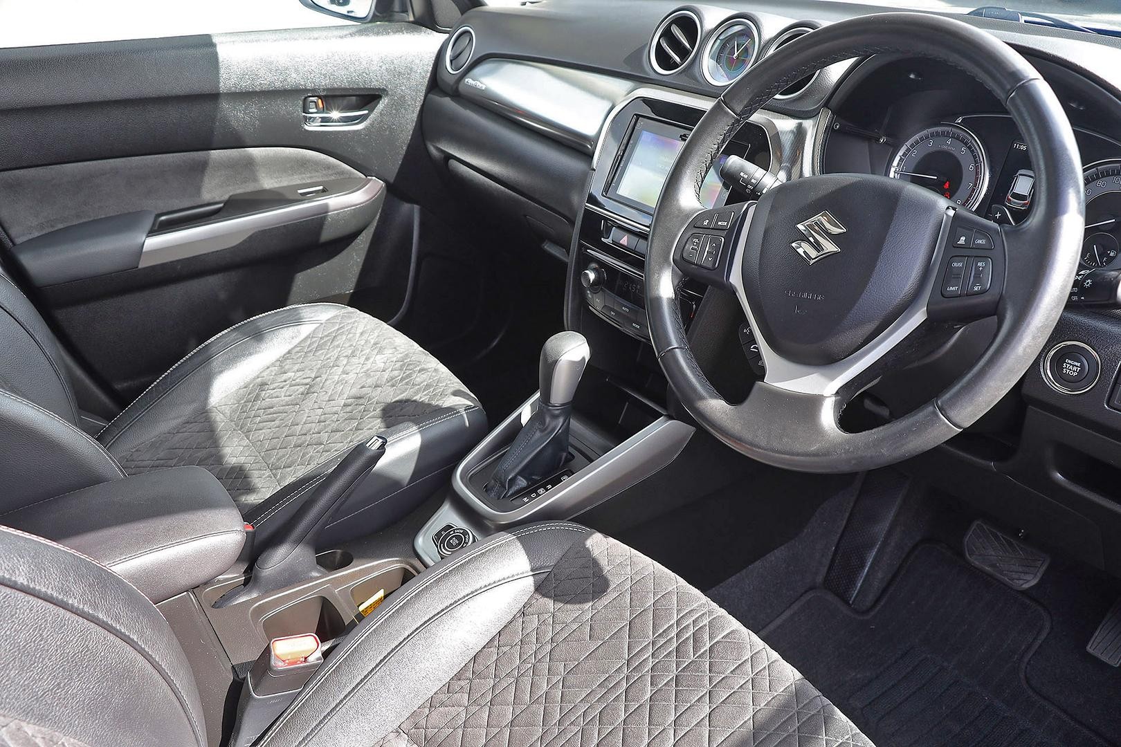 Suzuki Vitara image 2