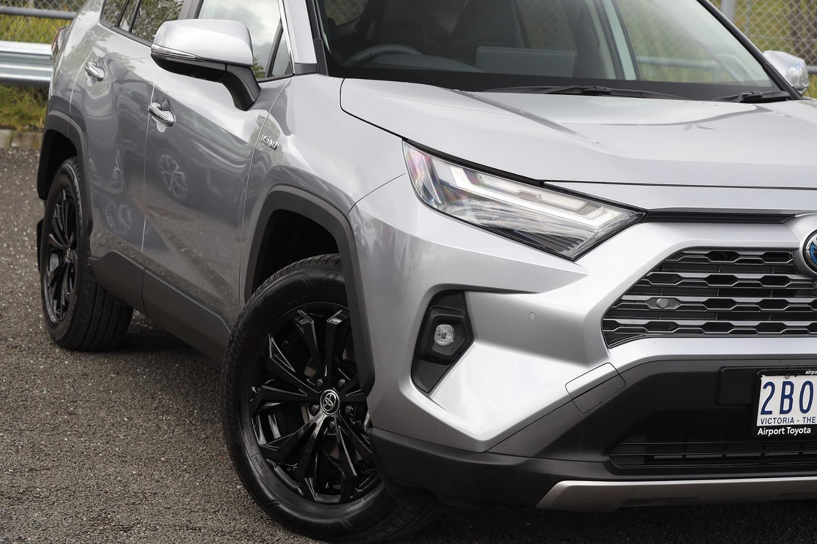 Toyota Rav4 image 2