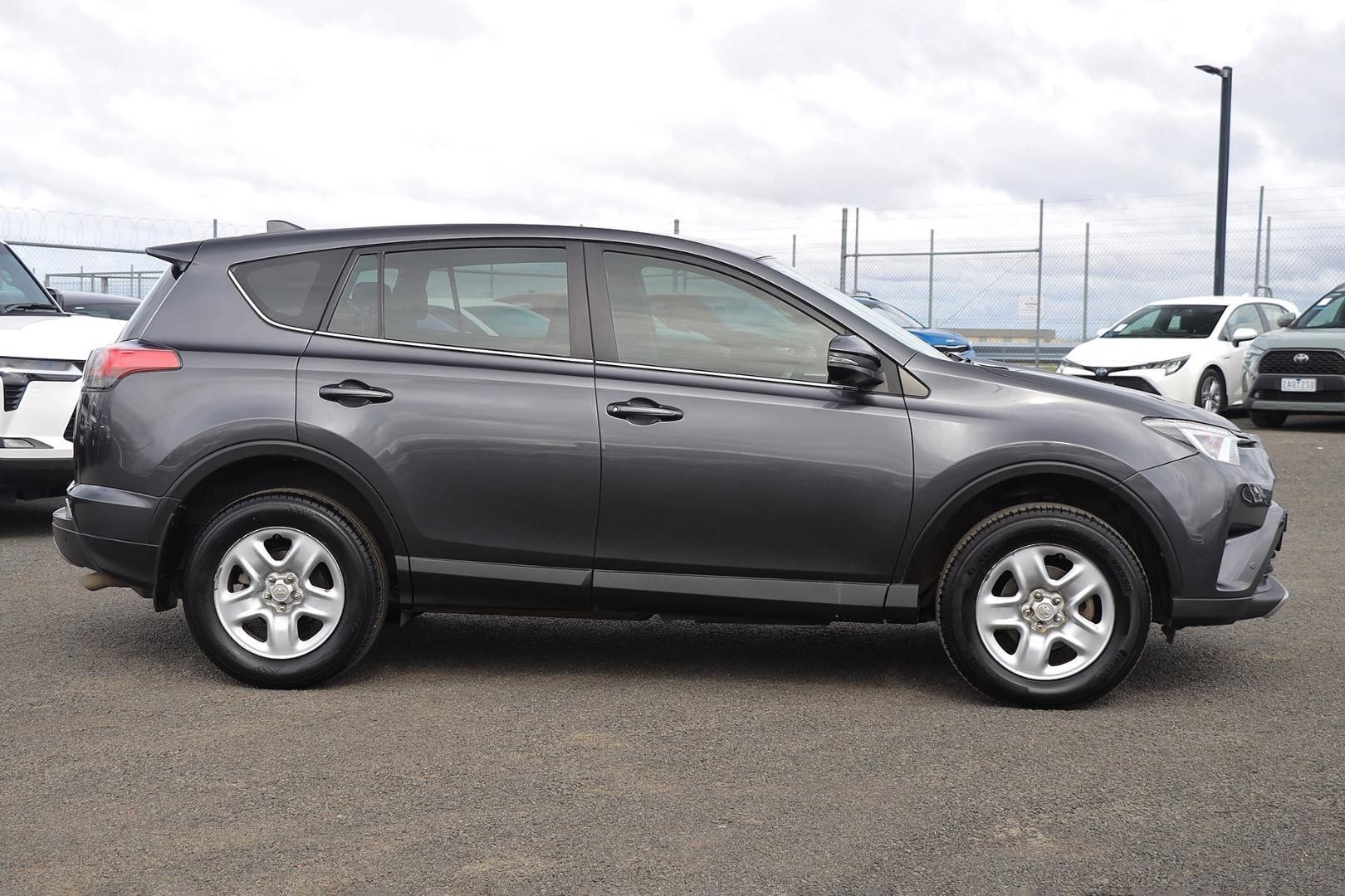 Toyota Rav4 image 4
