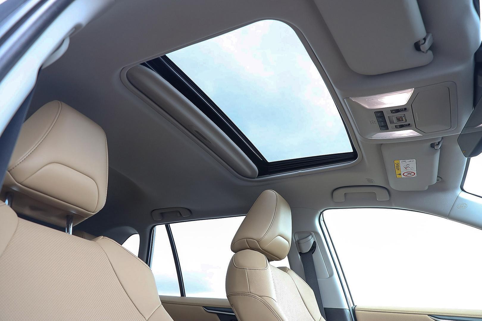 Toyota Rav4 image 2