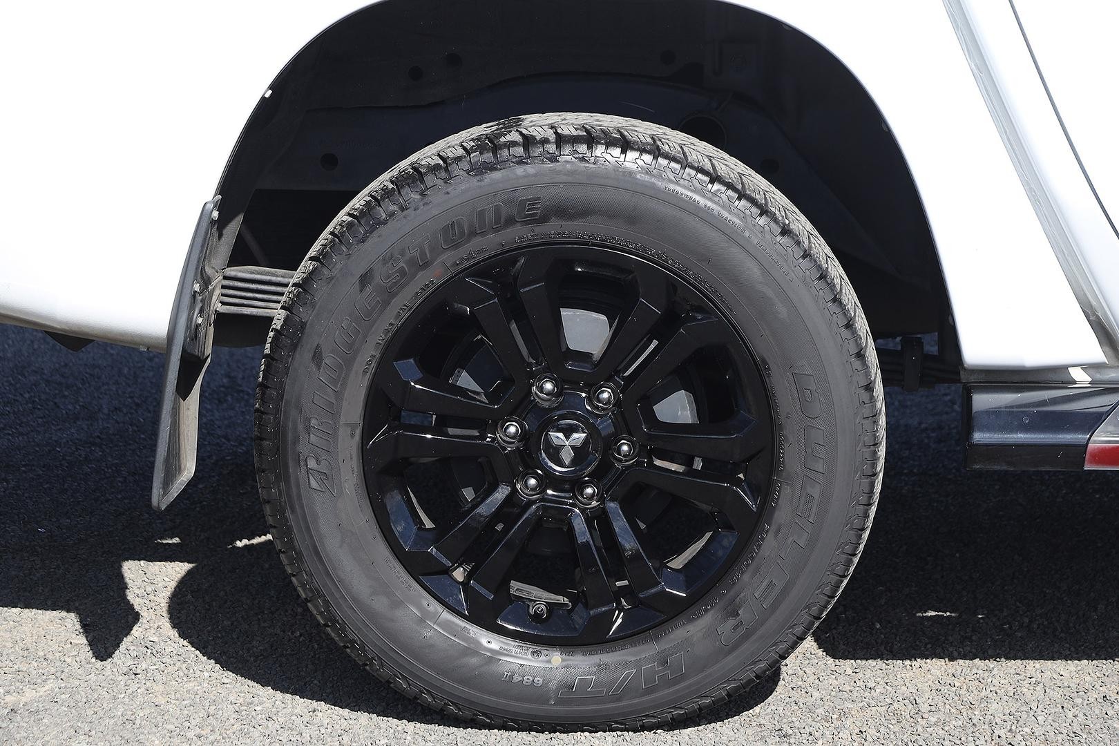 Mitsubishi Triton image 4