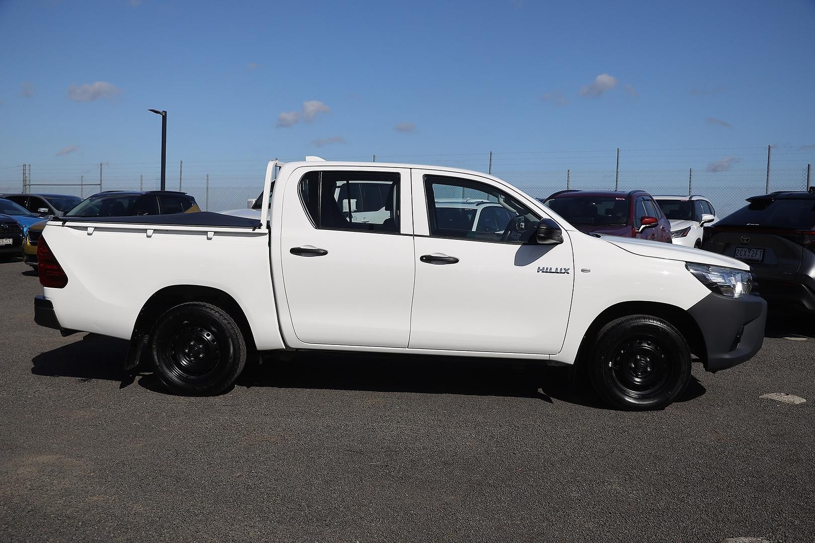 Toyota Hilux image 4