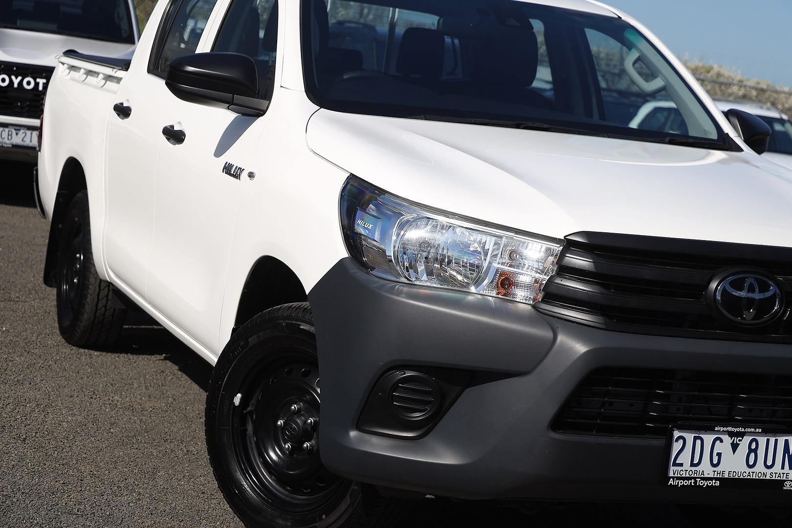 Toyota Hilux image 2