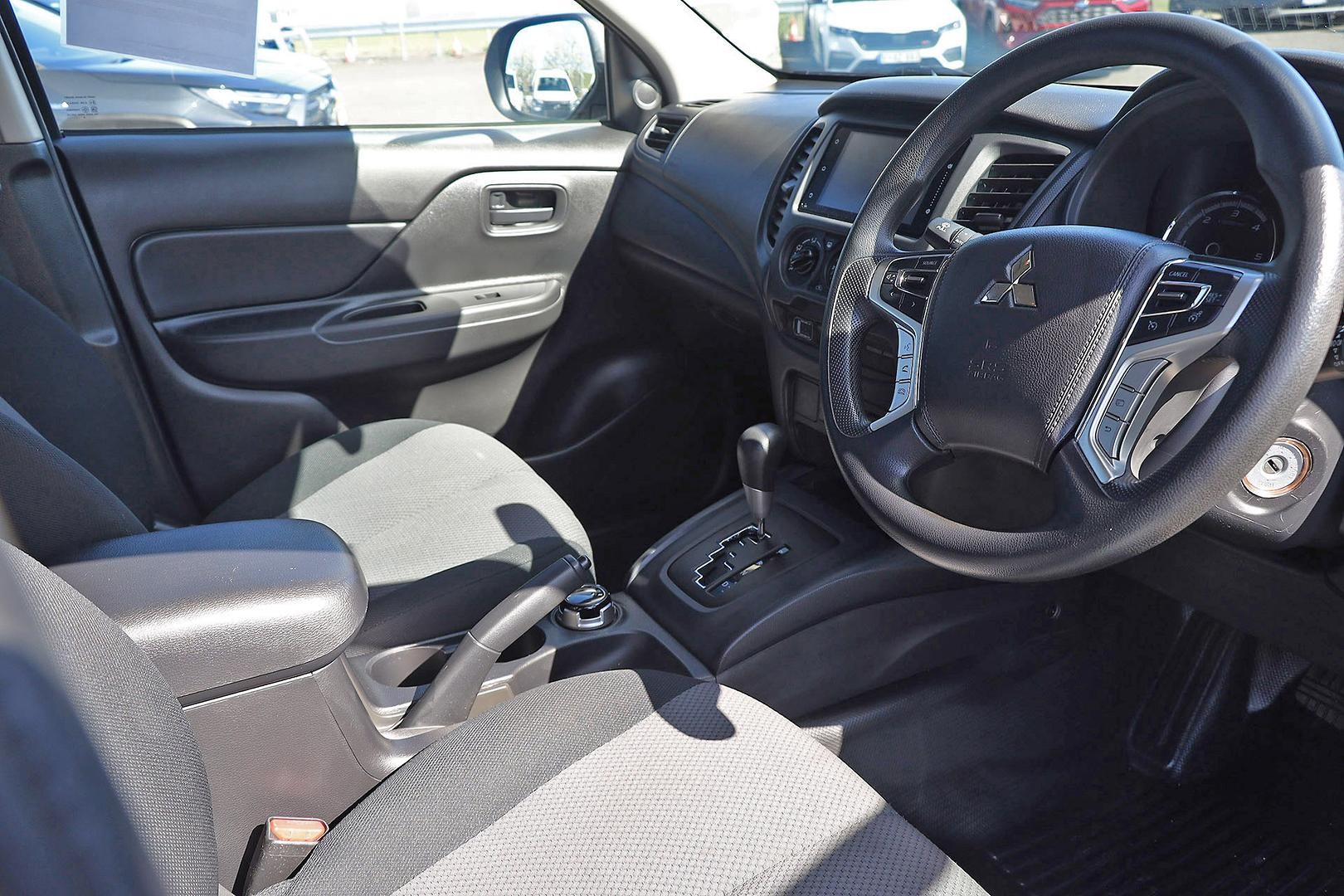 Mitsubishi Triton image 4