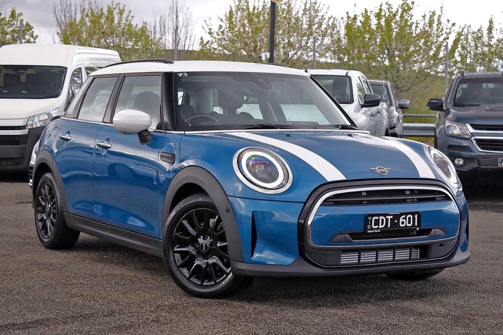 Mini Hatch image 1