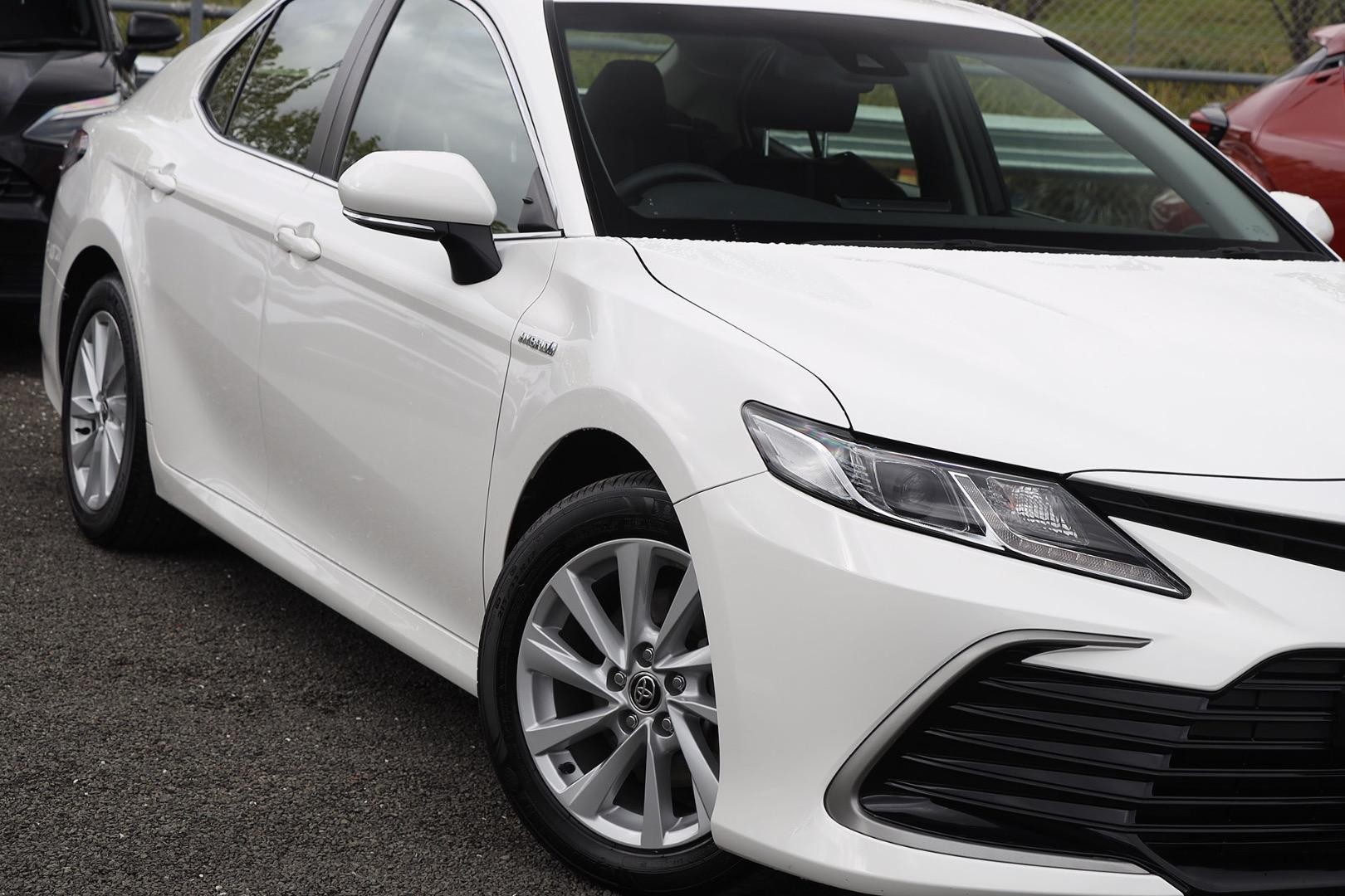 Toyota Camry image 2