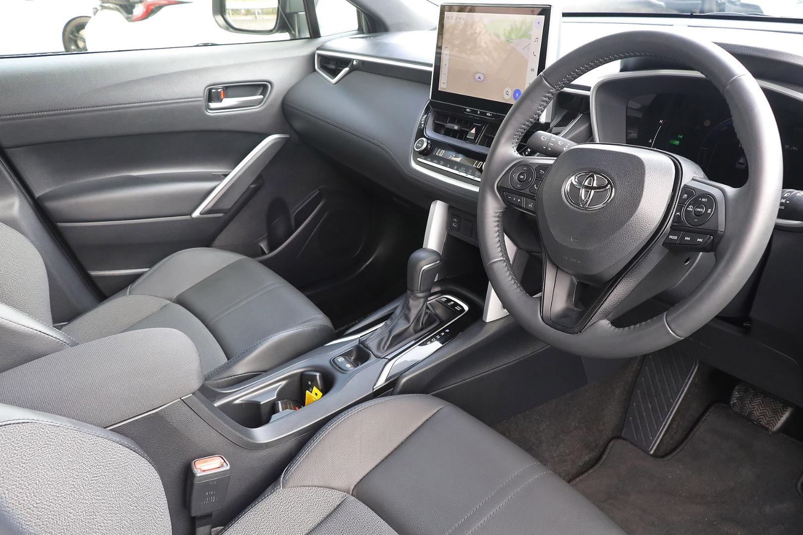 Toyota Corolla Cross image 2
