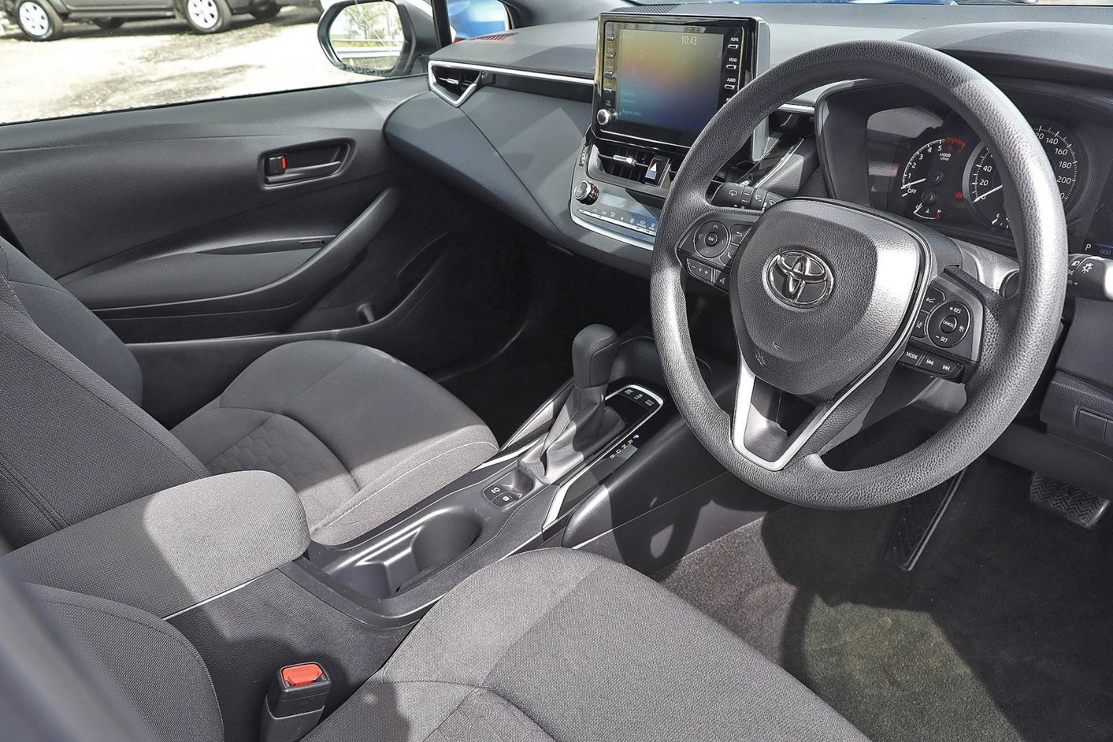 Toyota Corolla image 2
