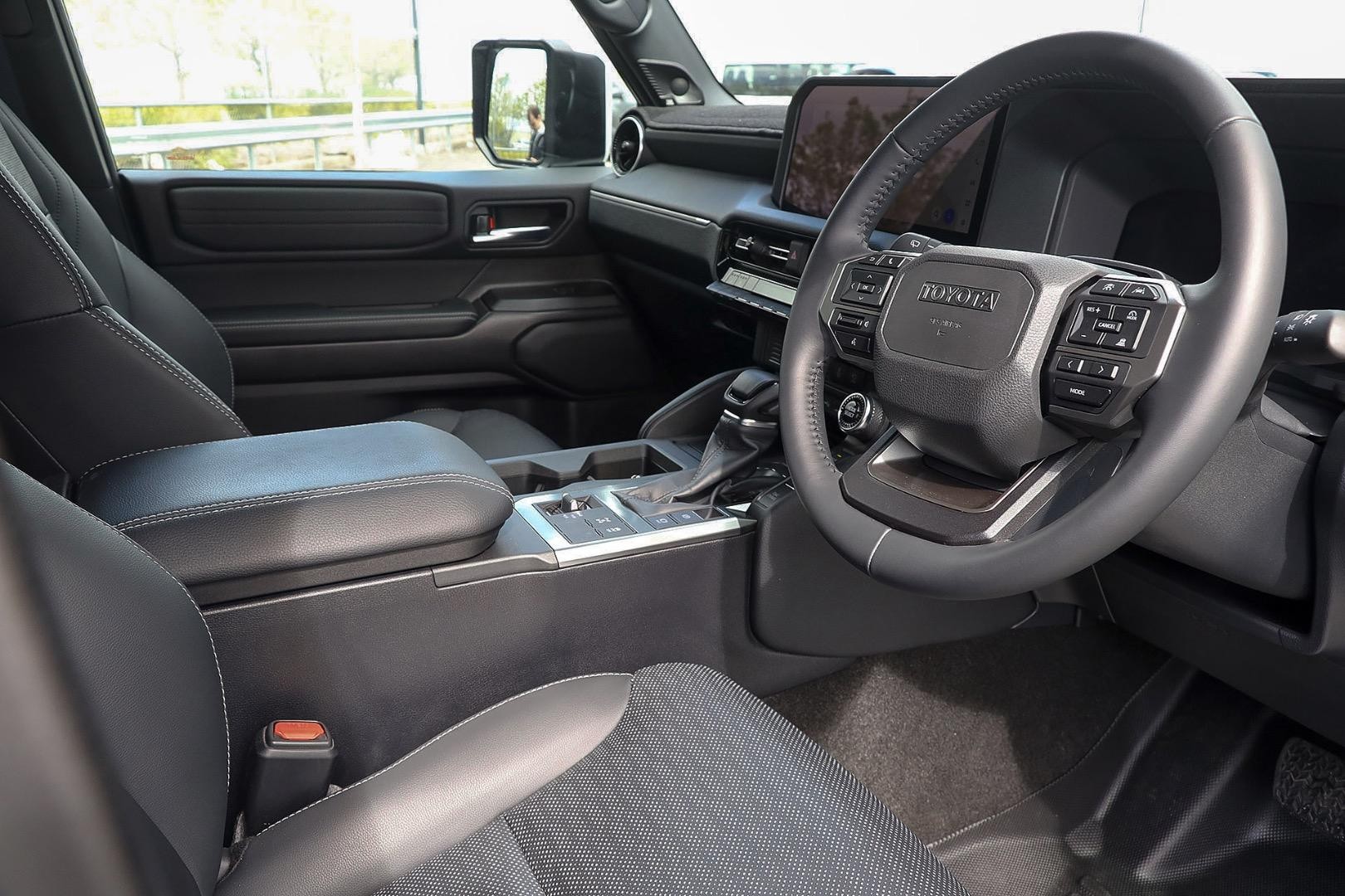 Toyota Landcruiser Prado image 4