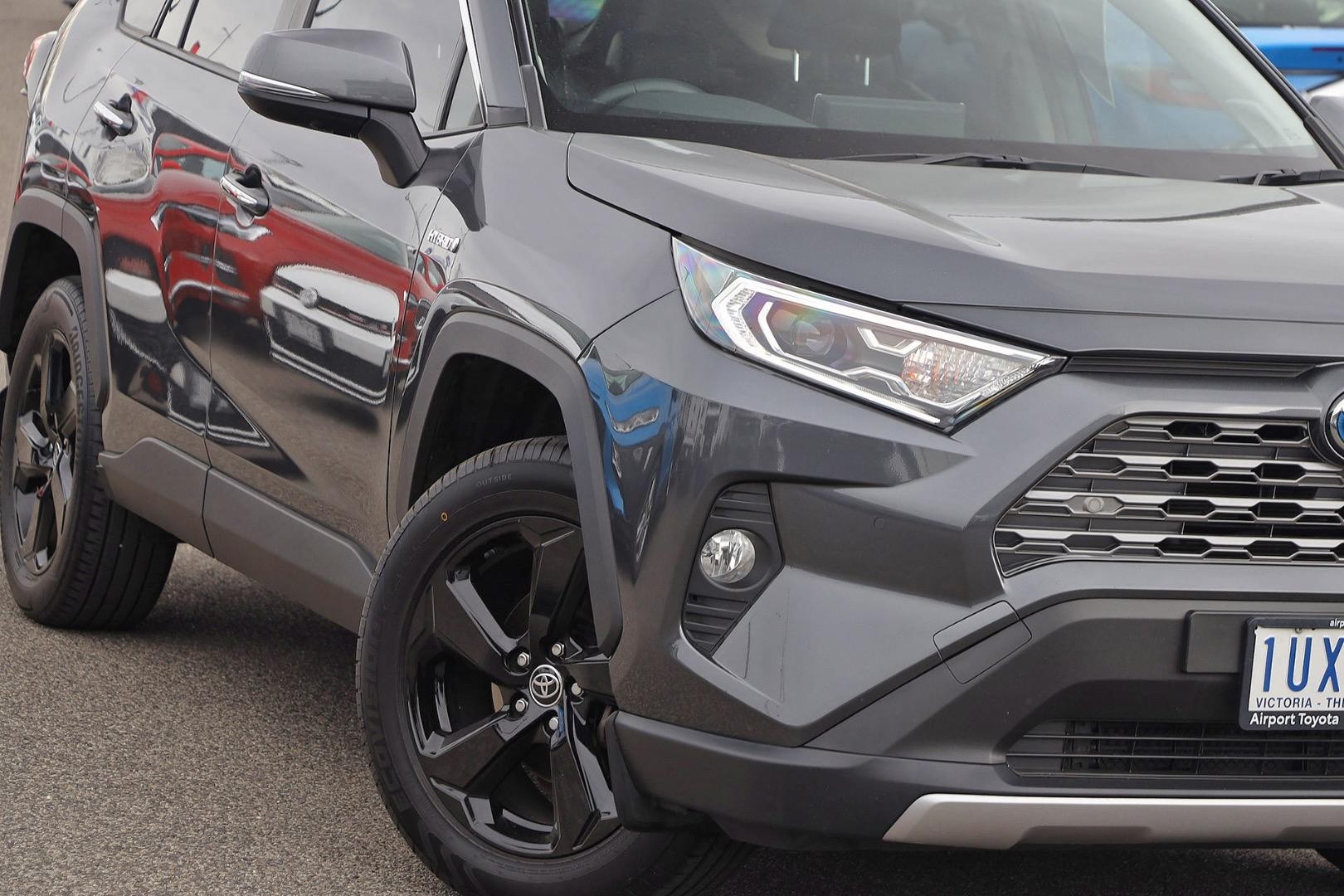 Toyota Rav4 image 2