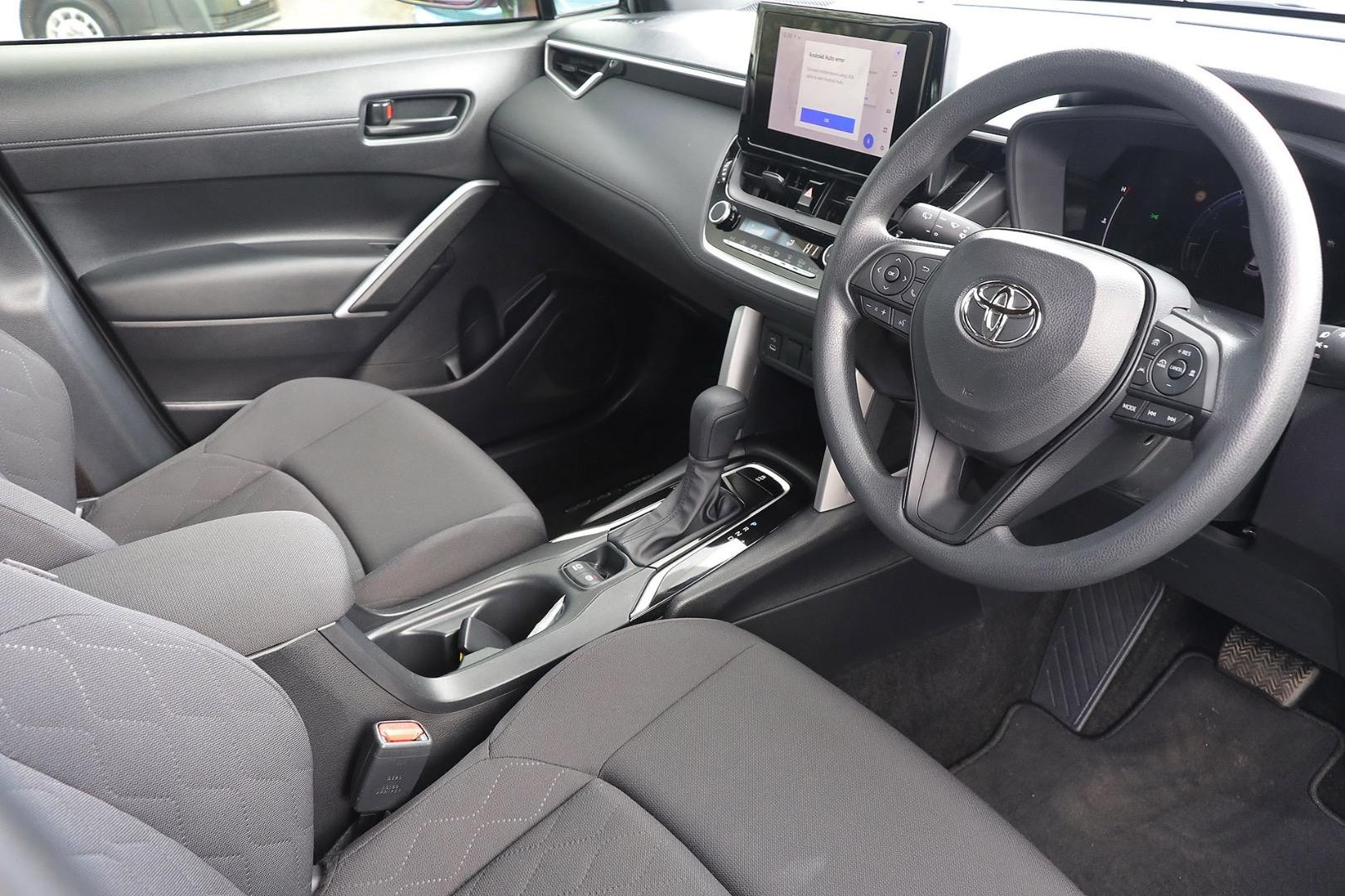 Toyota Corolla Cross image 2