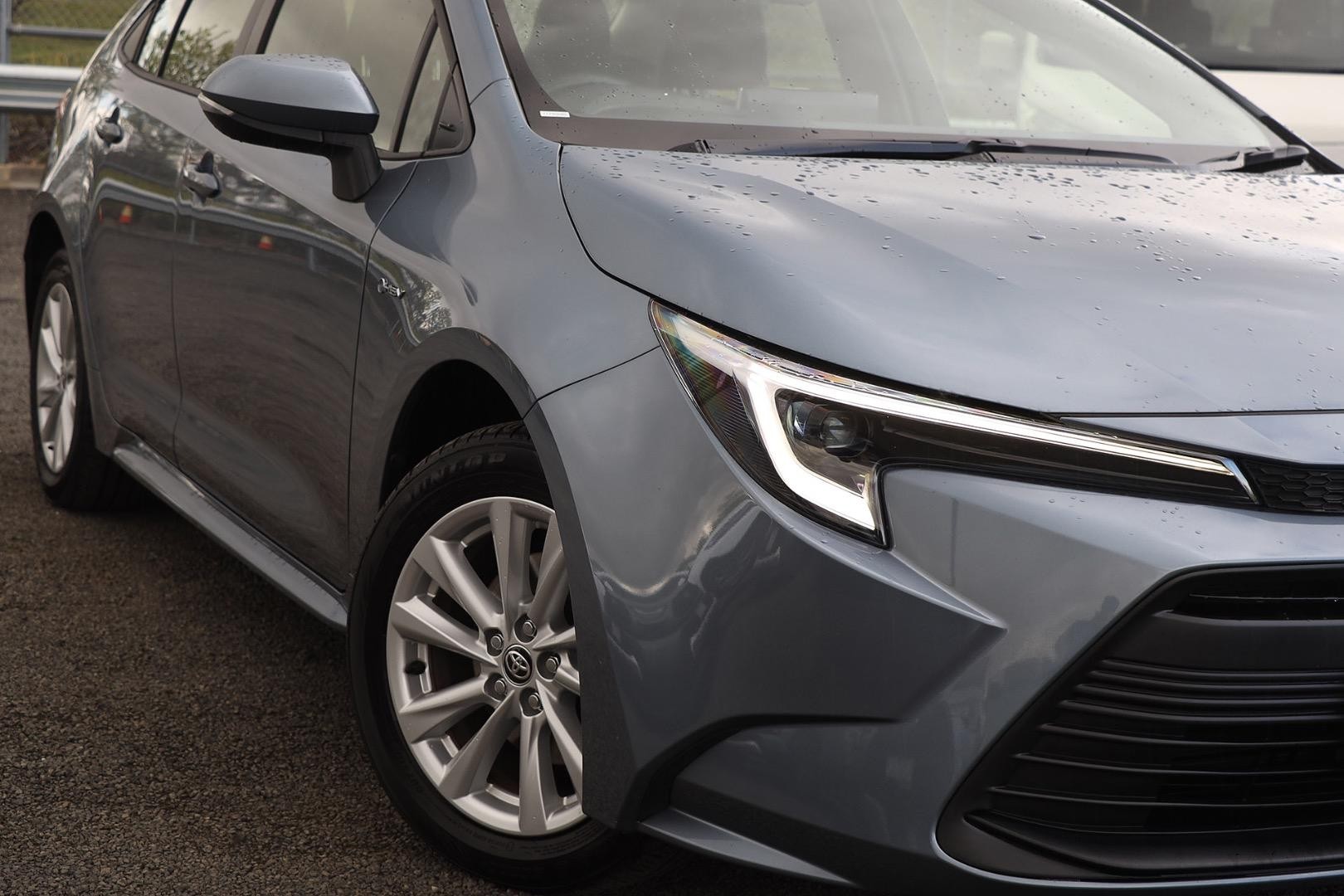 Toyota Corolla image 2