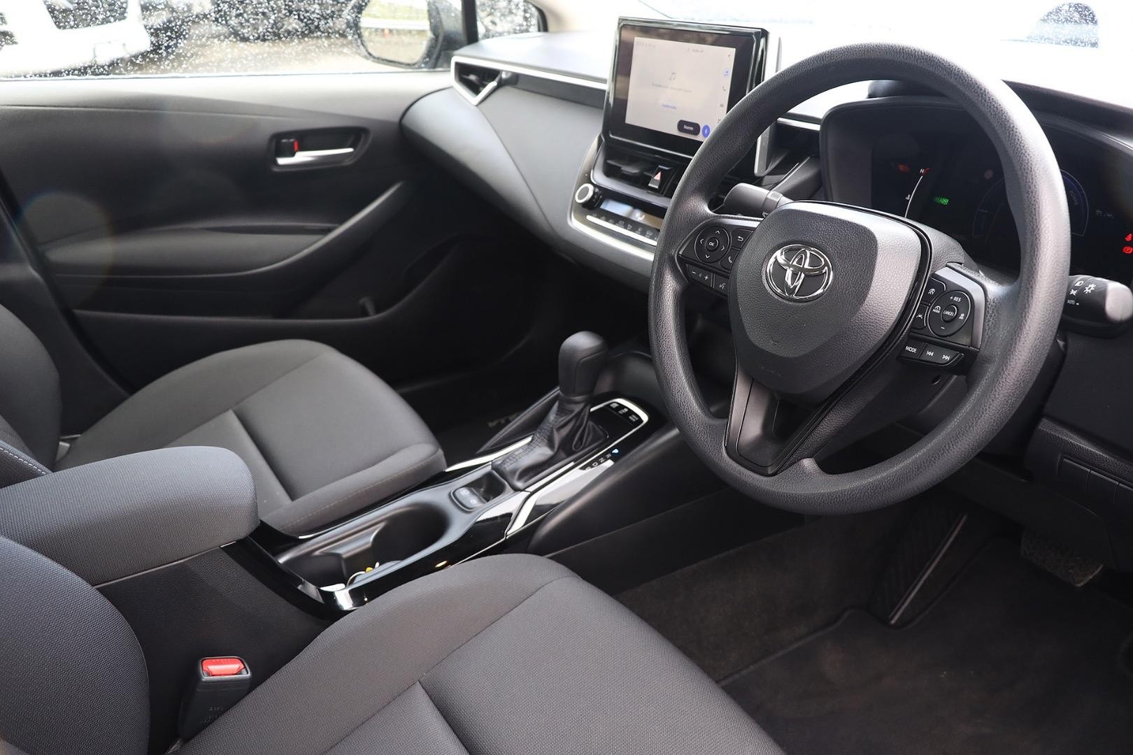 Toyota Corolla image 2