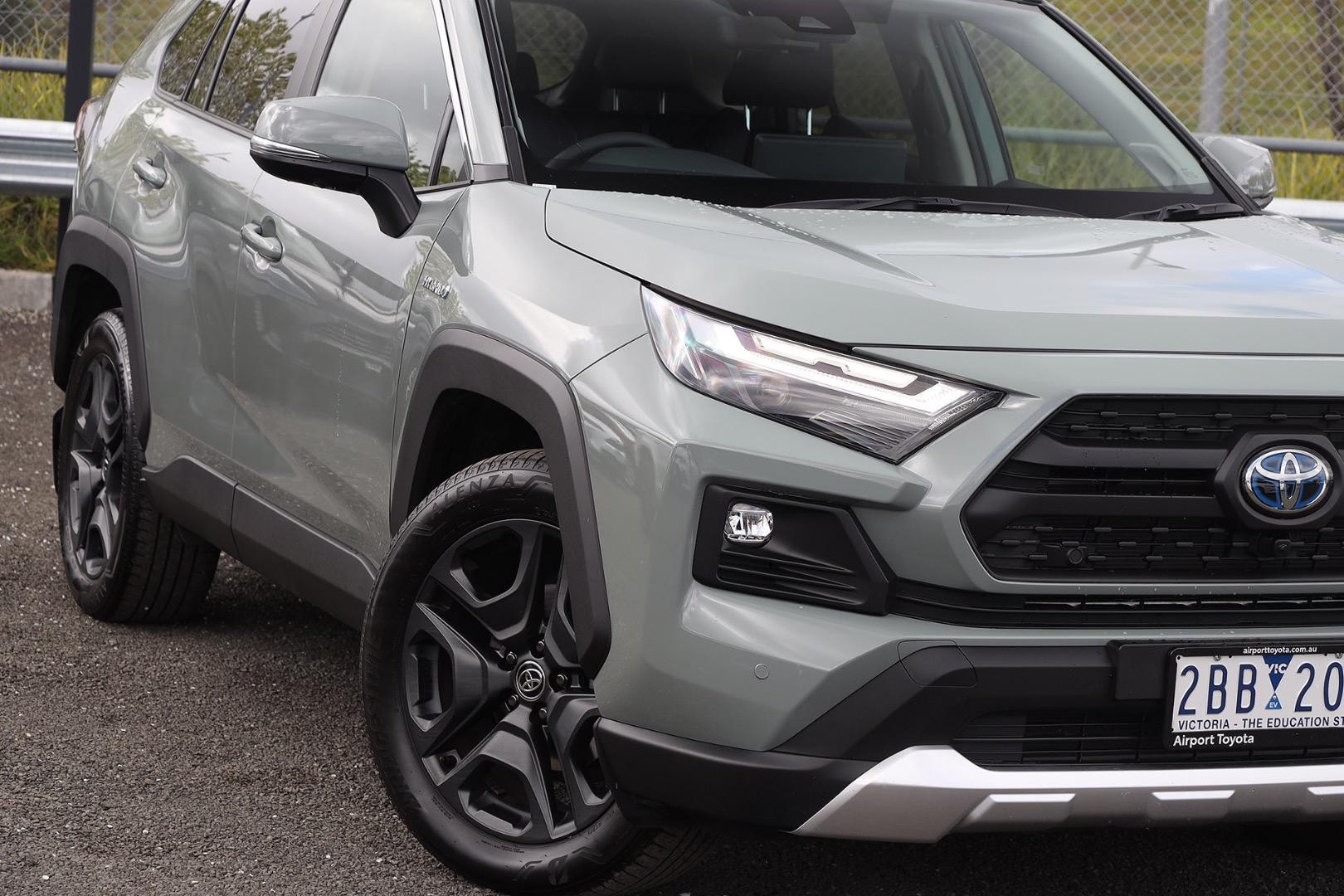 Toyota Rav4 image 2