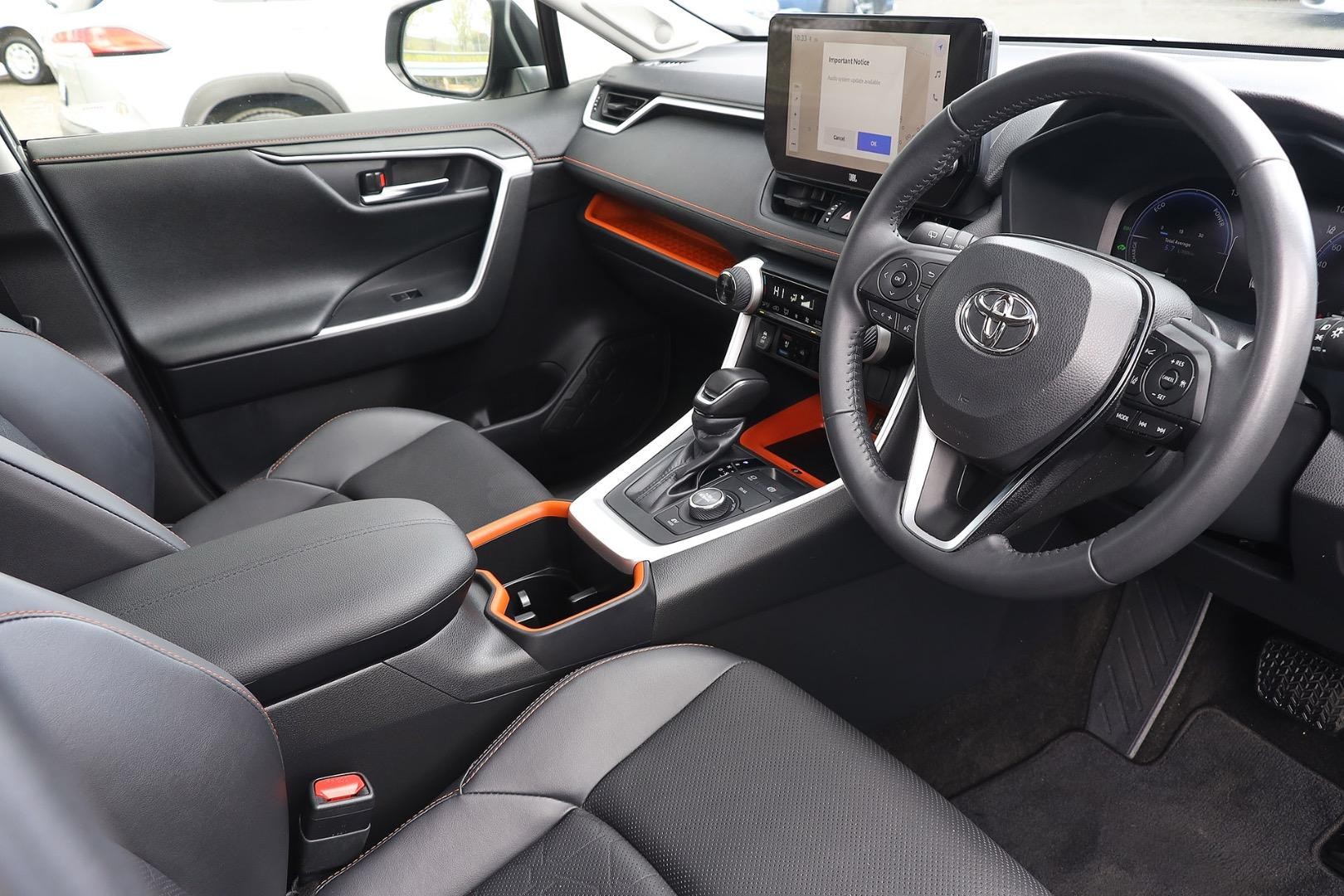 Toyota Rav4 image 2