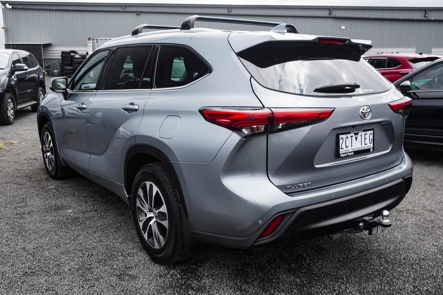 Toyota Kluger image 2