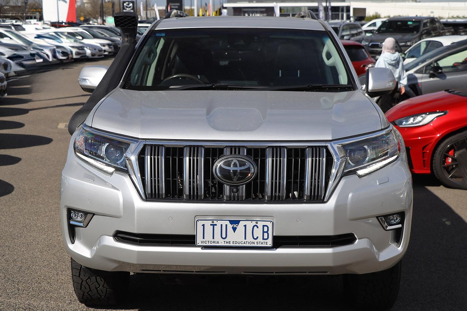 Toyota Landcruiser Prado image 3