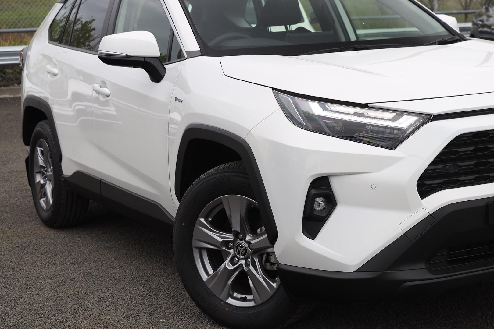 Toyota Rav4 image 2