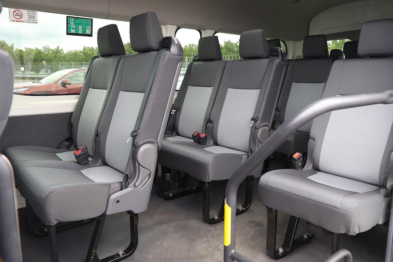 Toyota Hiace image 3