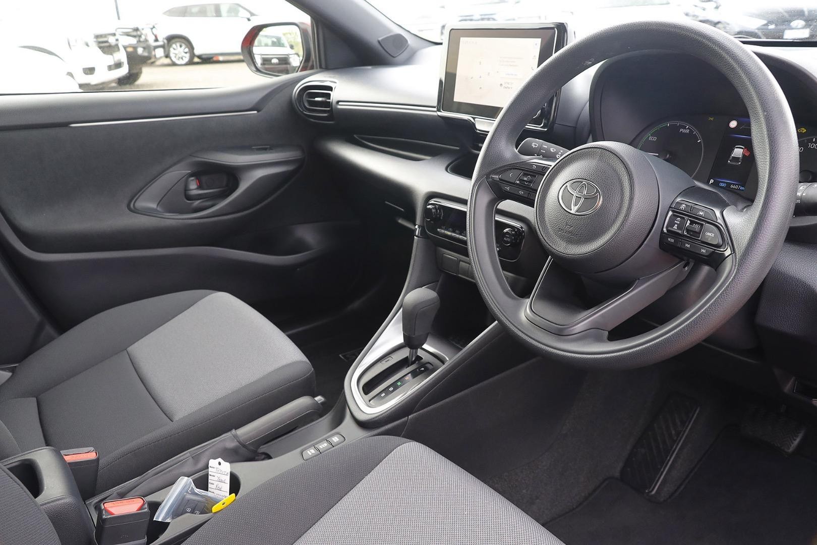 Toyota Yaris image 2