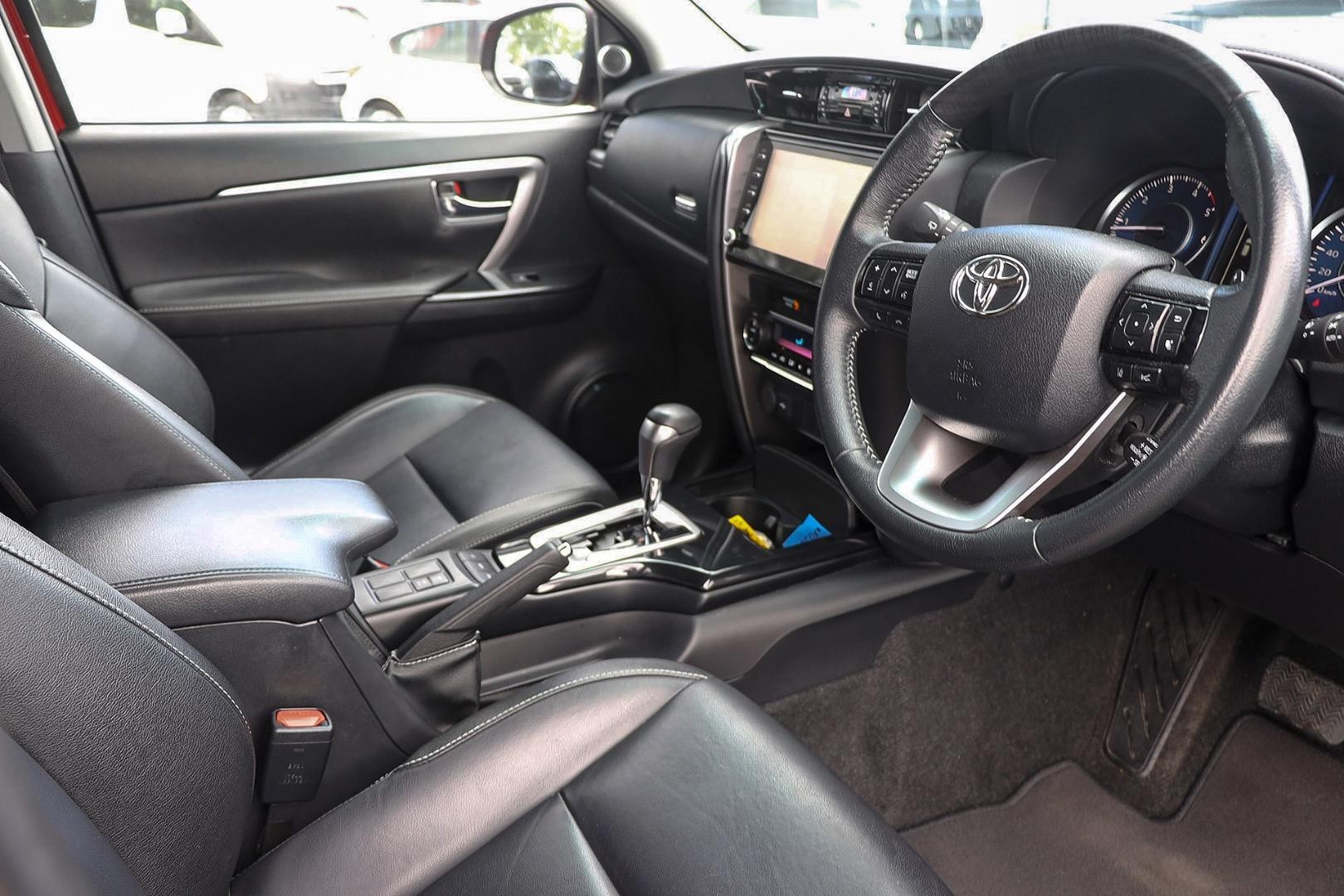 Toyota Fortuner image 2