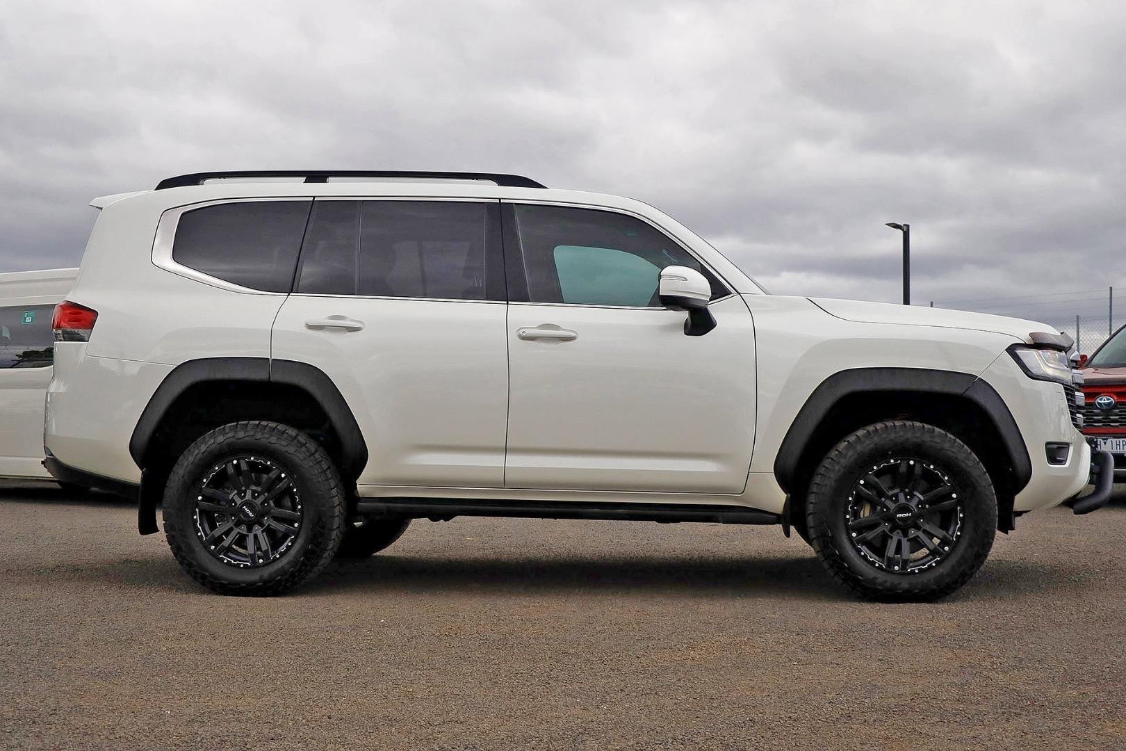 Toyota Landcruiser image 4